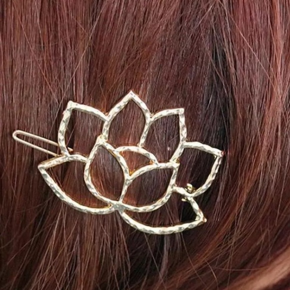 Golden Lotus Hair Clip - Picture 2 of 8